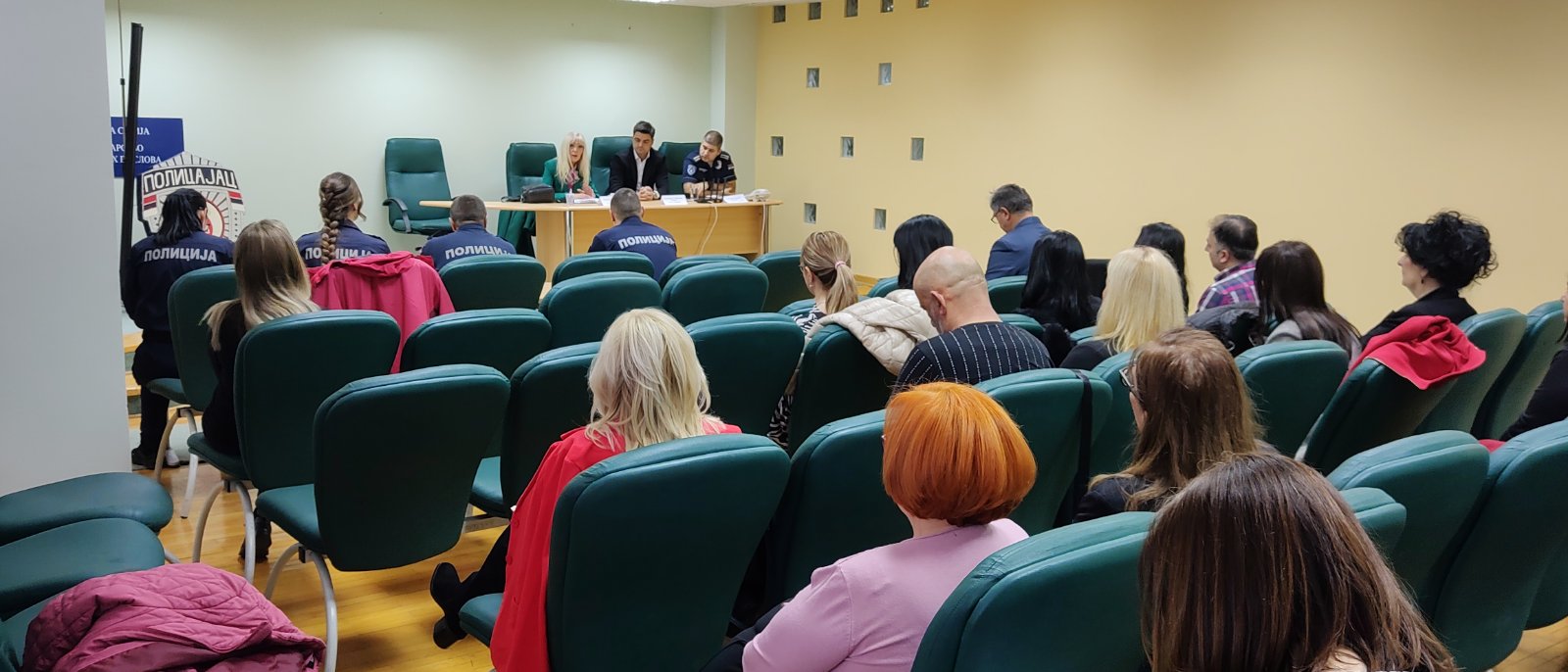 Policija-sastanak-sa-Skolskom-upravom-2 Policija-sastanak-sa-Skolskom-upravom-2