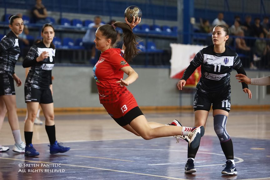 Dijana Bubanja efektno završava napad Metalca 2015