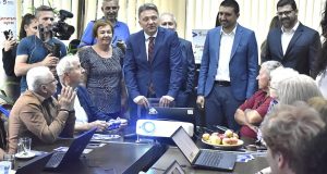 Ministar informisanja Mihailo Jovanović - poseta Domu penzionera - Digitalni kutak