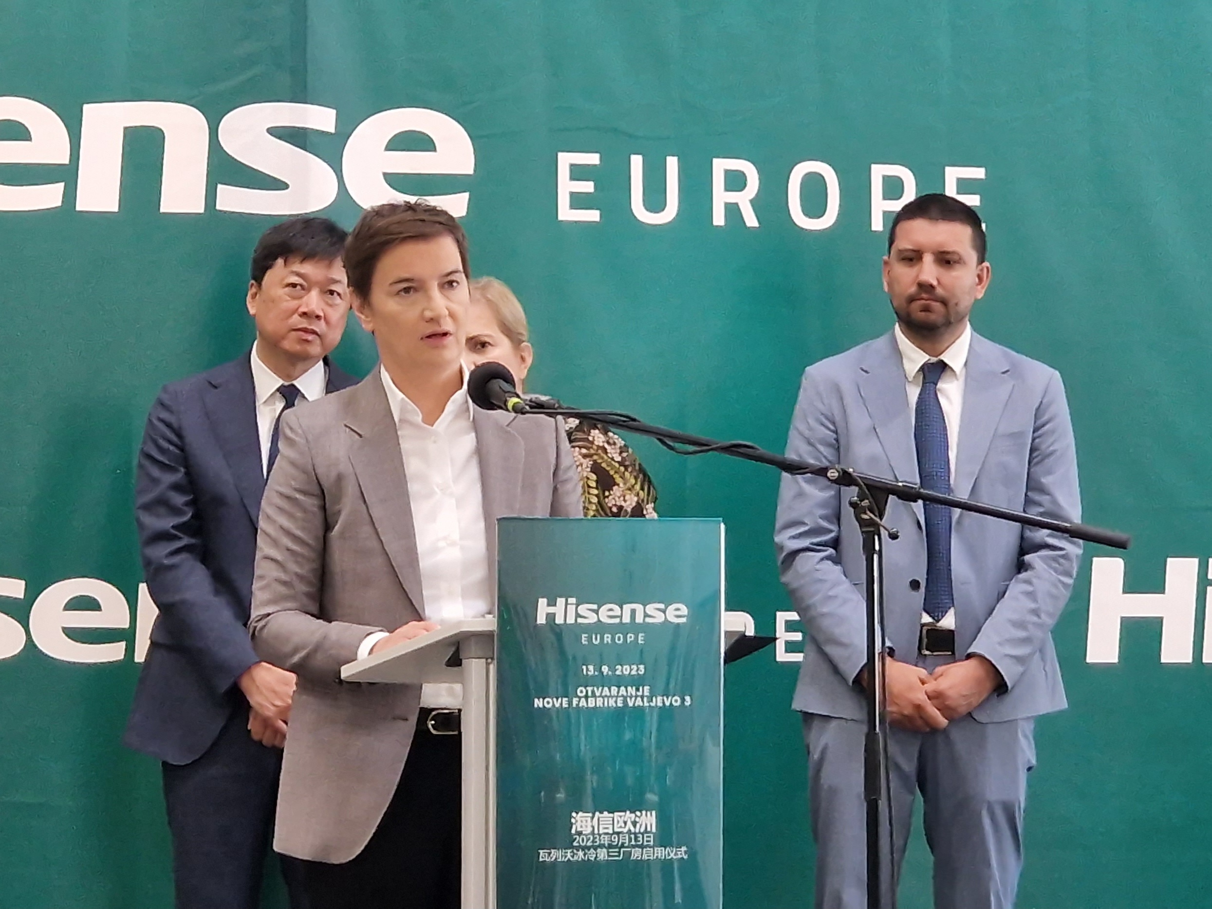Ana Brnabić . Hisense Gorenje (5) Ana Brnabić . Hisense Gorenje (5)