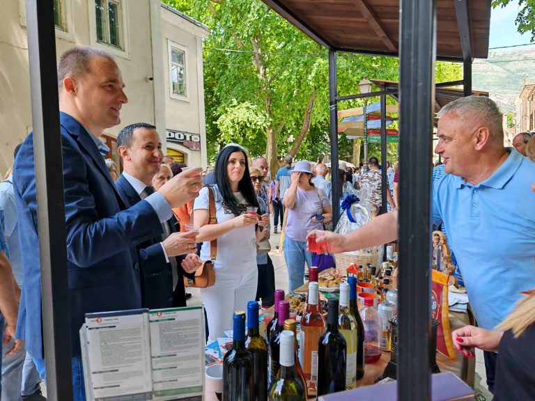 Festival vina - Trebinje 2024 (6) Festival vina - Trebinje 2024 (6)