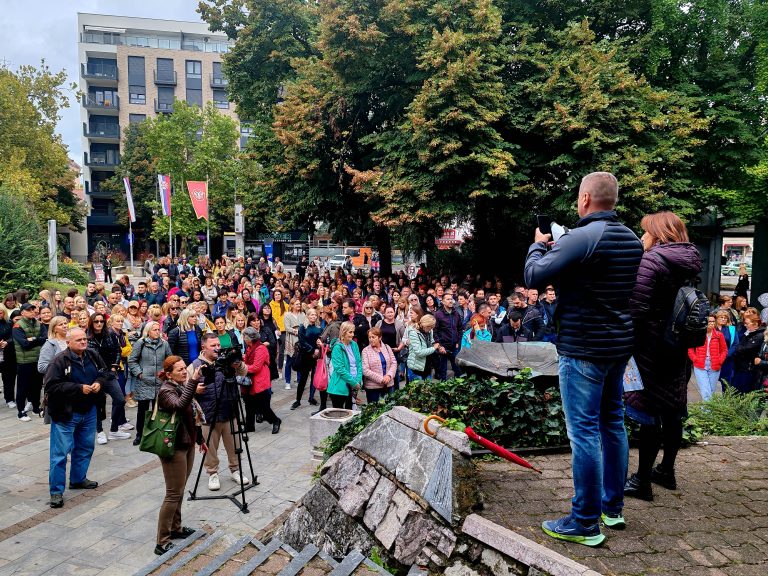 Protest prosvetara Valjevo Protest prosvetara Valjevo