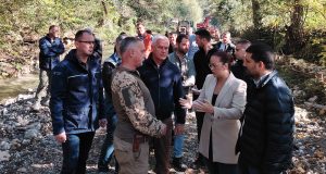 Ministarka Sara Pavkov obišla radove na reci Gradac (2)