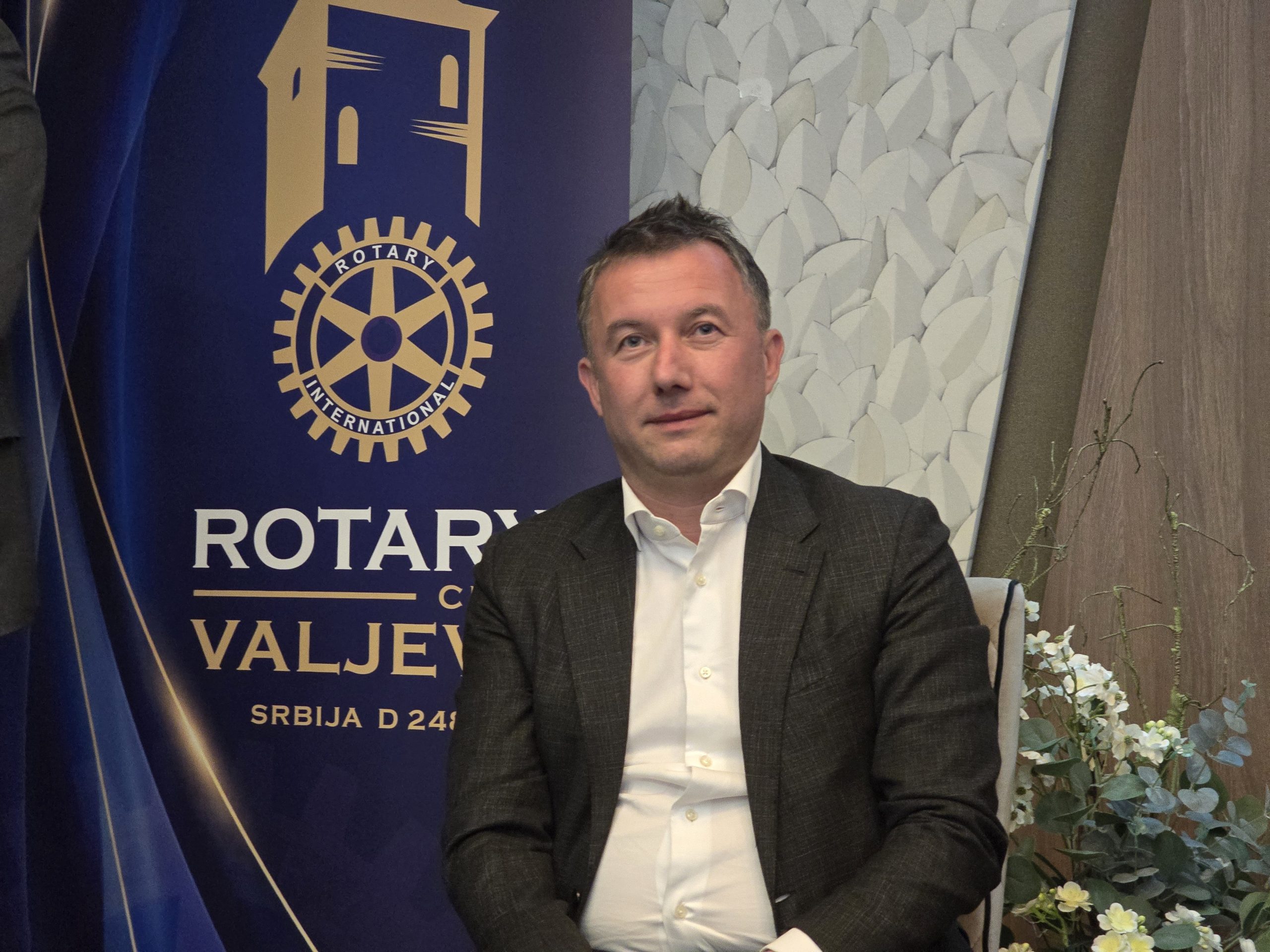 Ivan Ostojić (1) Ivan Ostojić (1)