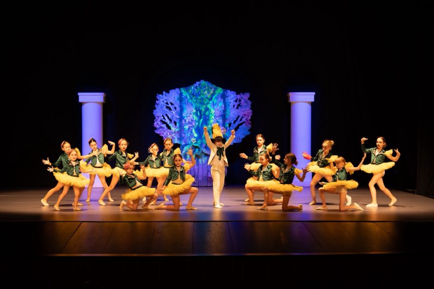 4 4